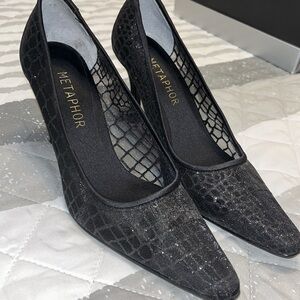 {Metaphor} Black Textured Pointed-Toe Heels/Kitten Heels – Size 7 – New in Box